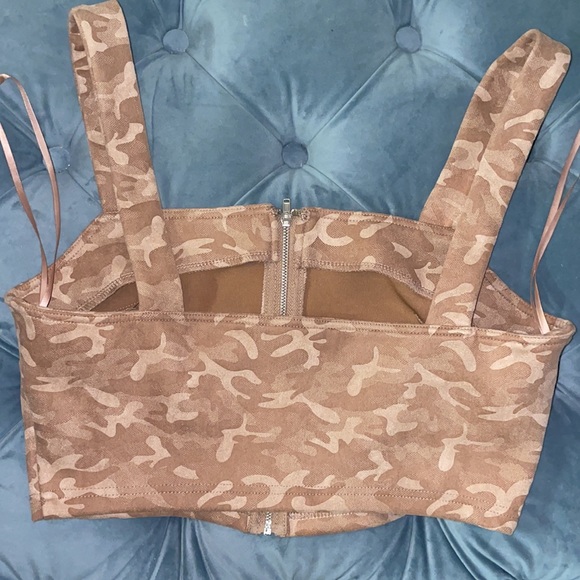 Zip-up Structured Crop Top - Picture 5 of 5